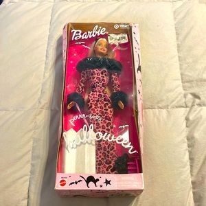 Perr-fectly Halloween barbie